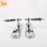 Khóa cửa tay gạt họa tiết thiên thần bằng đồng OL8653 10