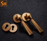Khóa cửa hợp kim kẽm màu đồng vàng KB6357 a