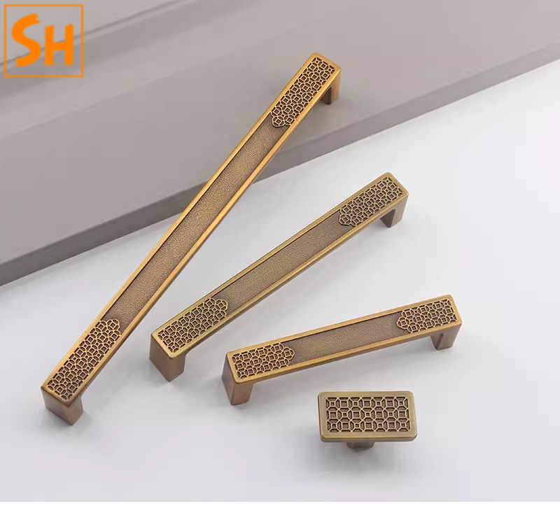 Tay nắm tủ kẽm họa tiết đồng xu SH1982 Tay nắm tủ kẽm họa tiết đồng xu SH1982