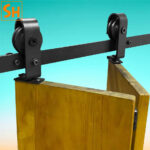Ray trượt cửa lùa barn door cánh xếp đôi RT861