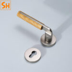 Khóa cửa phân thể hợp kim kẽm phối tay gỗ CA539 5
