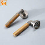 Khóa cửa phân thể hợp kim kẽm phối tay gỗ CA539 4