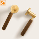 Khóa cửa hợp kim kẽm tay cầm bằng gỗ GF019-2