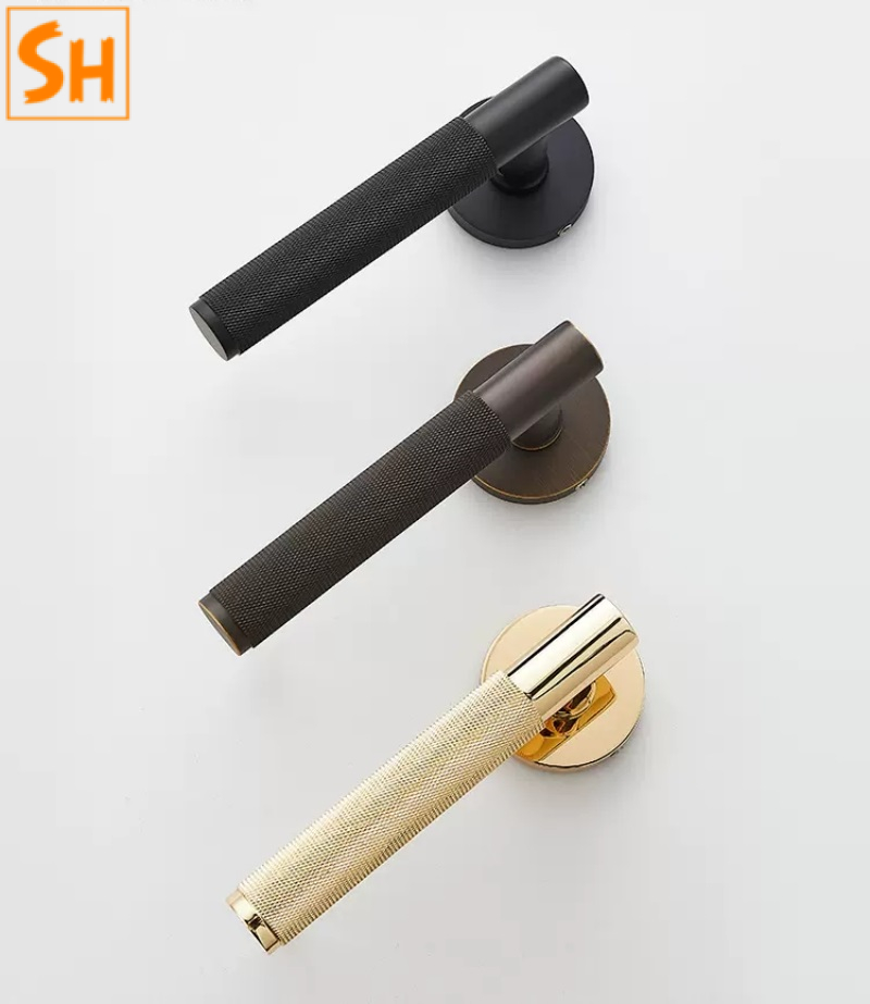 Khóa cửa tay gạt đồng dạng khía kiểu Pháp RH6315 Khóa cửa tay gạt đồng dạng khía kiểu Pháp RH6315