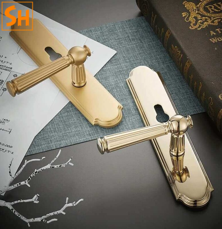 Cách vệ sinh khóa cửa và tay nắm theo từng chất liệu