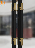 Tay nắm cổng bằng da và gỗ cao cấp SH-297 8