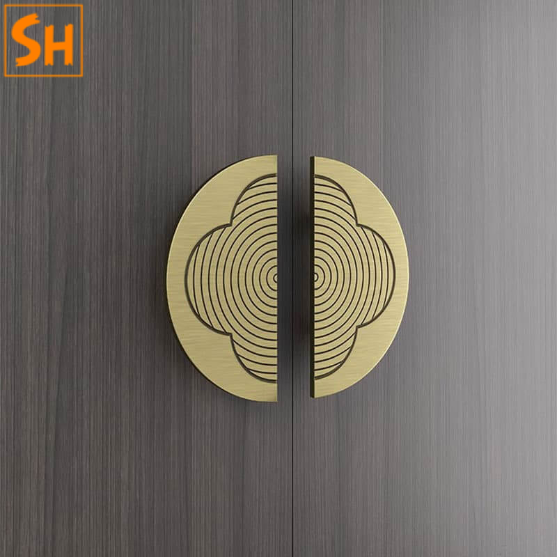 Tay nắm cửa bán nguyệt họa tiết bông hoa HUTU9015 Tay nắm cửa bán nguyệt họa tiết bông hoa HUTU9015