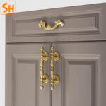 Tay nắm tủ bằng đồng phong cách cổ điển SH6428