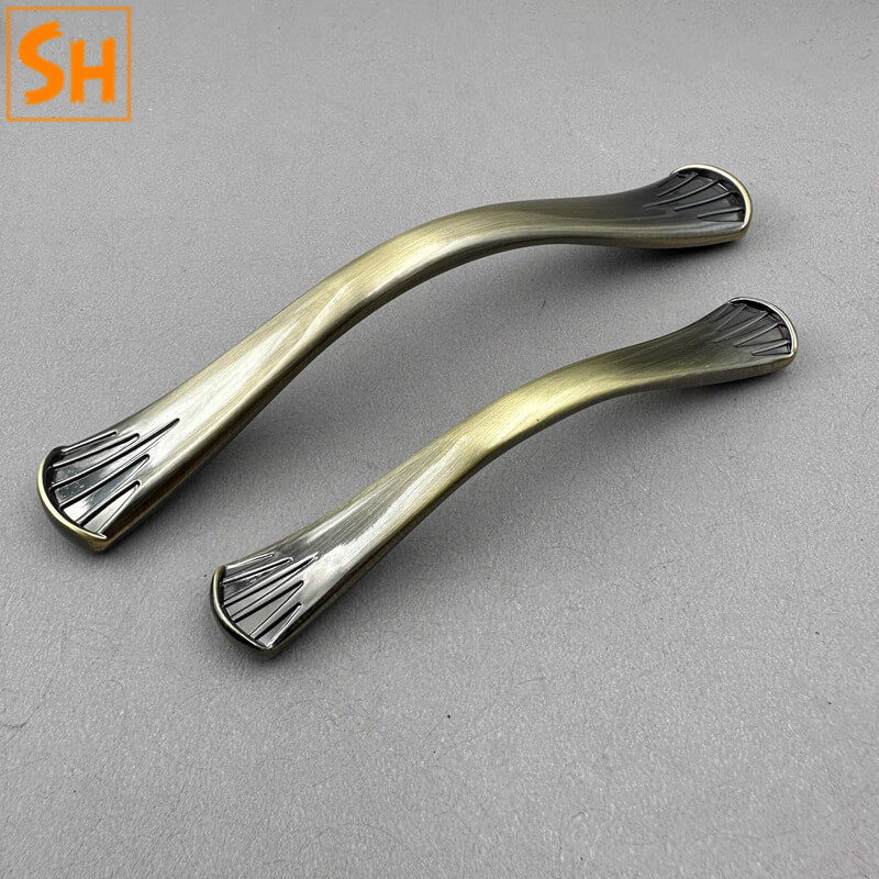 Tay nắm tủ ngăn kéo Châu Âu Retro SHU4393 Tay nắm tủ ngăn kéo Châu Âu Retro SHU4393