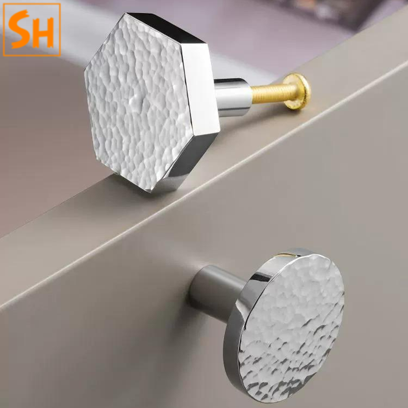 Núm tay nắm tủ bằng đồng rèn cao cấp L1051S.10