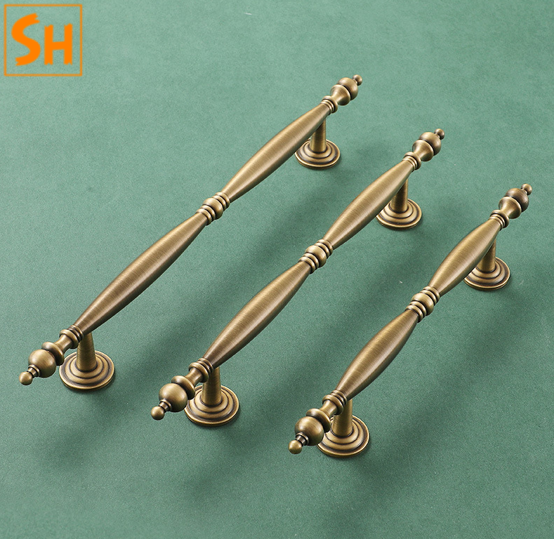 Tay nắm tủ quần áo bằng đồng cổ diển Châu Âu AM8802F.5