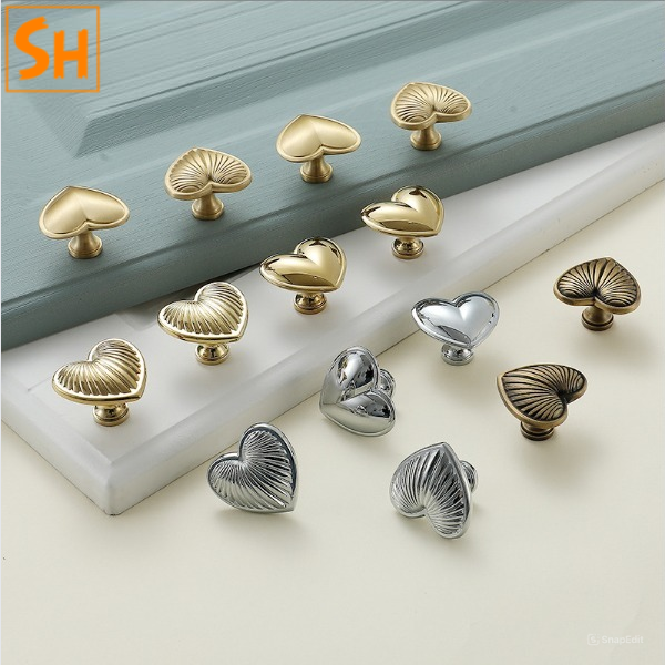 Núm tay nắm tủ bằng đồng decor hình trái tim AM5390.1