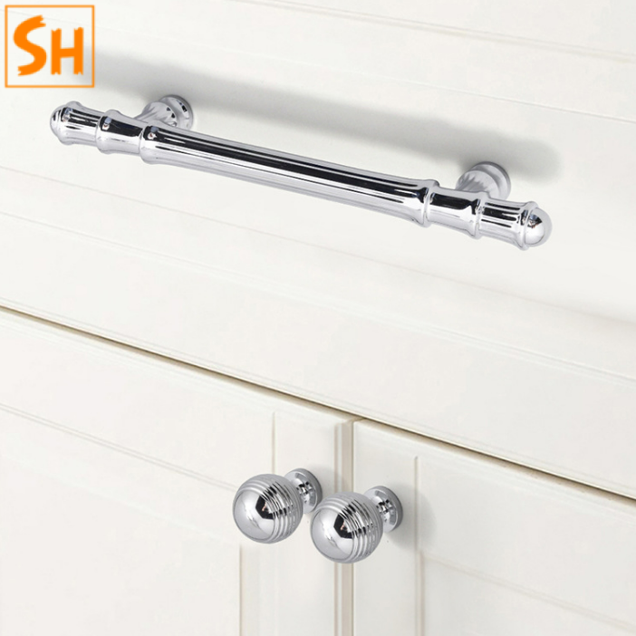 Tay nắm cửa tủ quần áo mạ crôm sáng KL6701 4 Tay nắm cửa tủ quần áo mạ crôm sáng KL6701