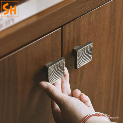 Tay núm tủ vuông đồng nguyên chất XLS041
