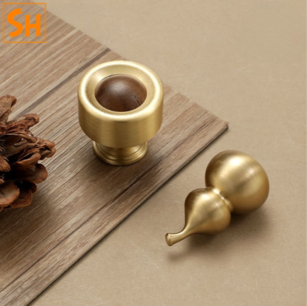 tay nắm tủ đồng vs tay nắm tủ pha lê – tay nắm tủ đồng thau thiết kế sáng tạo T1328 2026