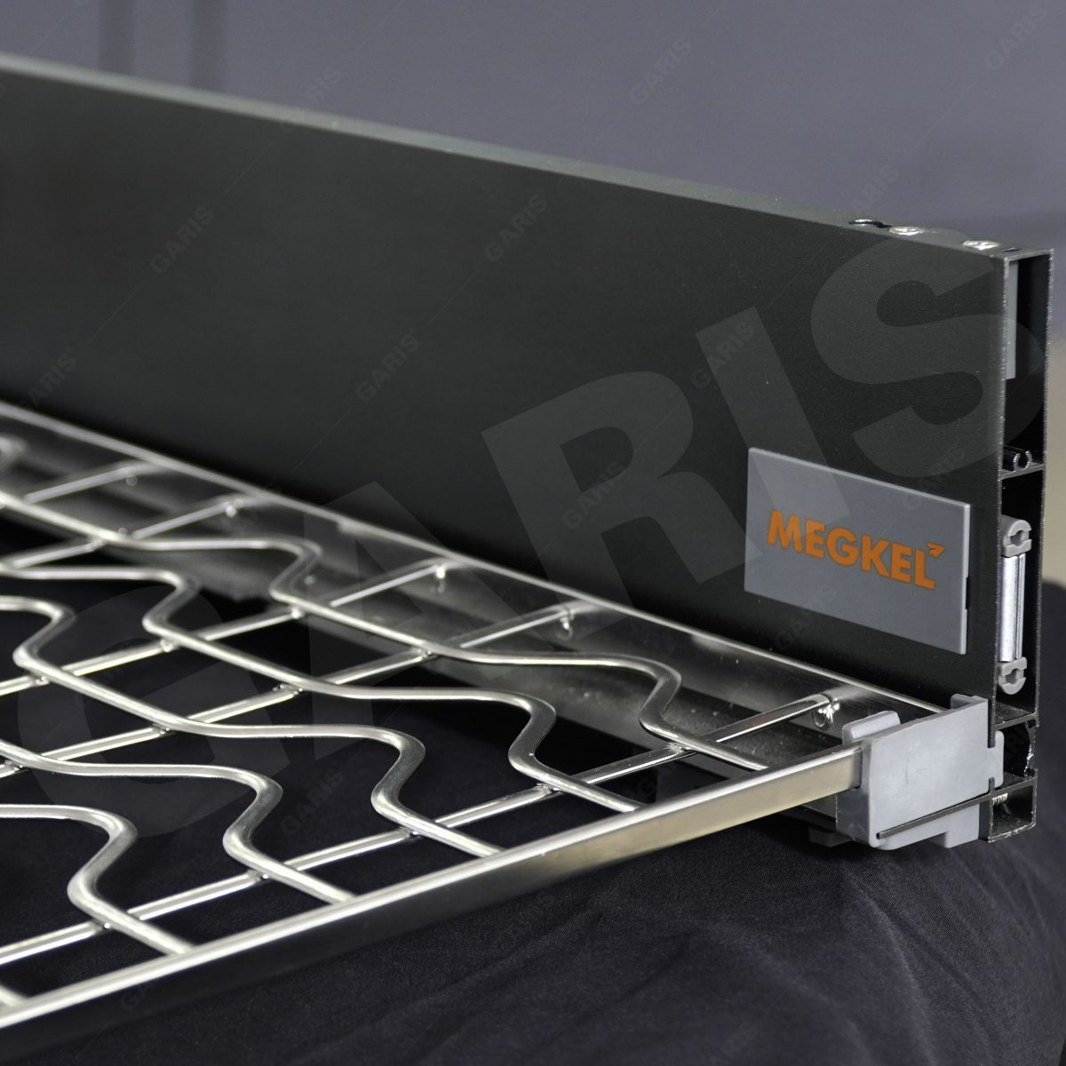 Bề mặt bóng gương GARIS MDV2