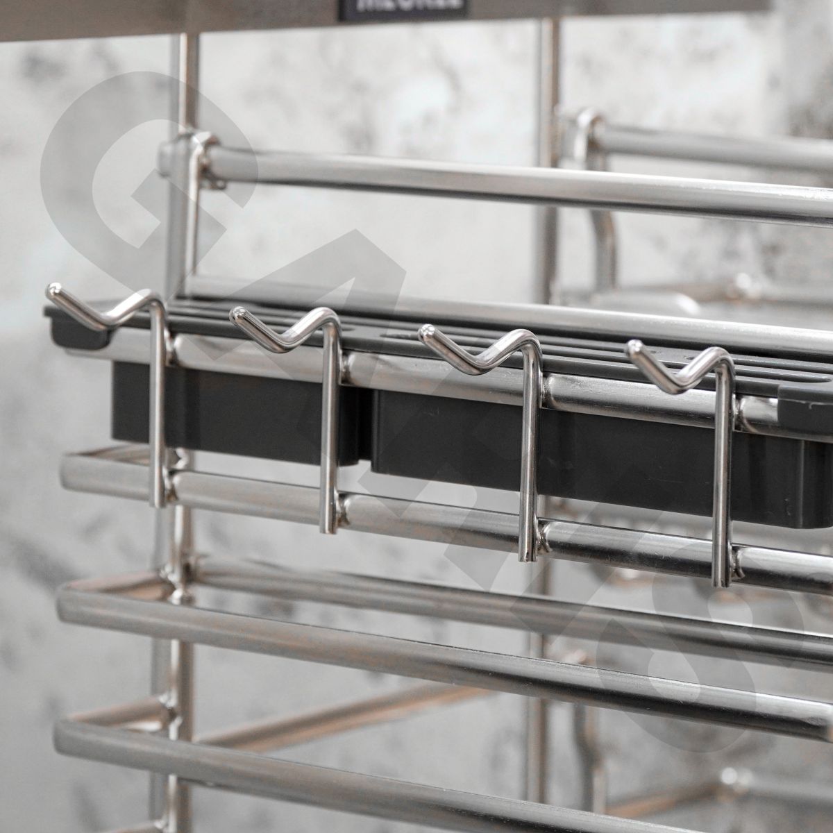 Giá dao thớt GARIS GMV2 lắp đặt thực tế trong tủ bếp cánh kéo
