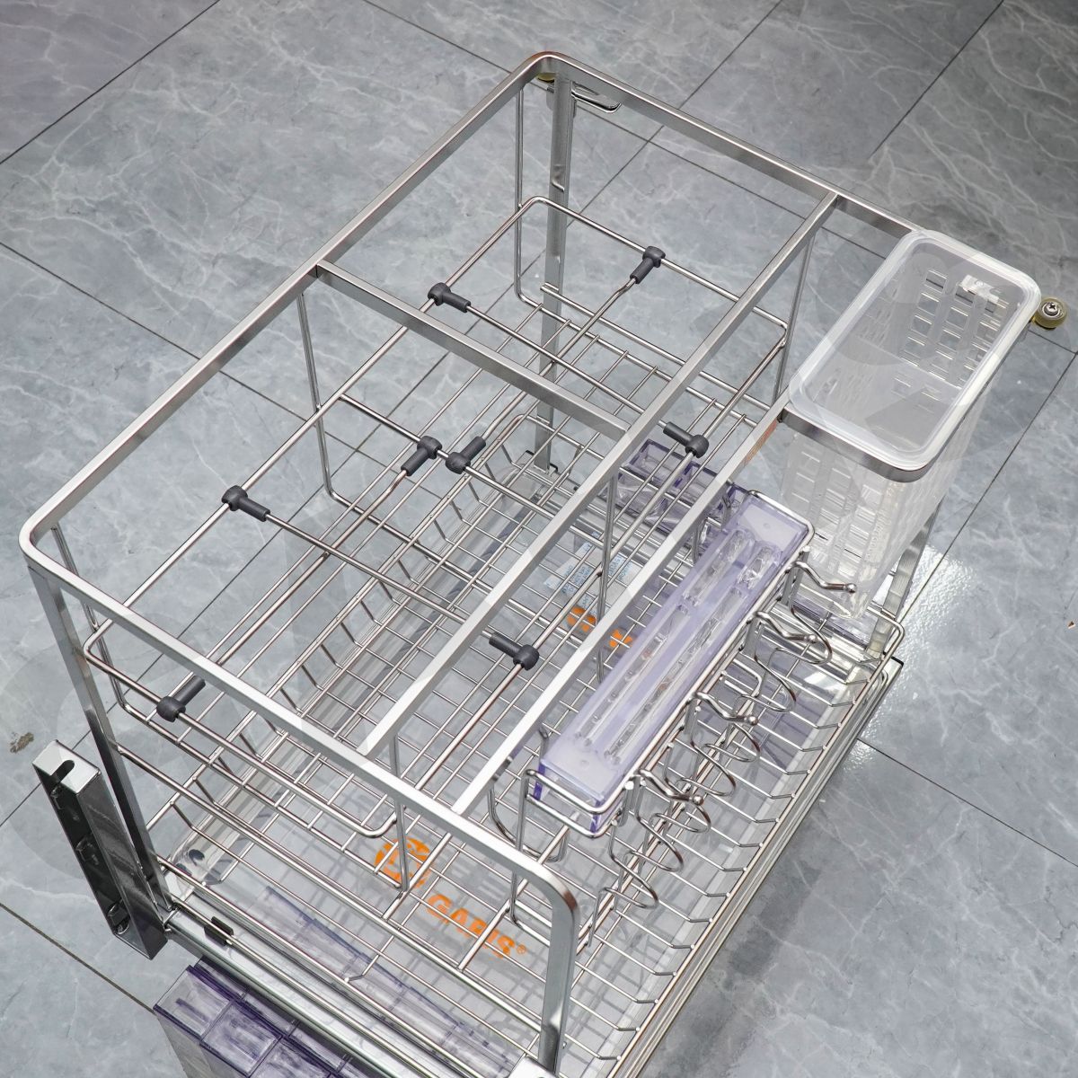 Giá dao thớt gia vị GARIS GME240 inox 304 xước mờ lắp đặt tủ bếp cánh kéo 400mm