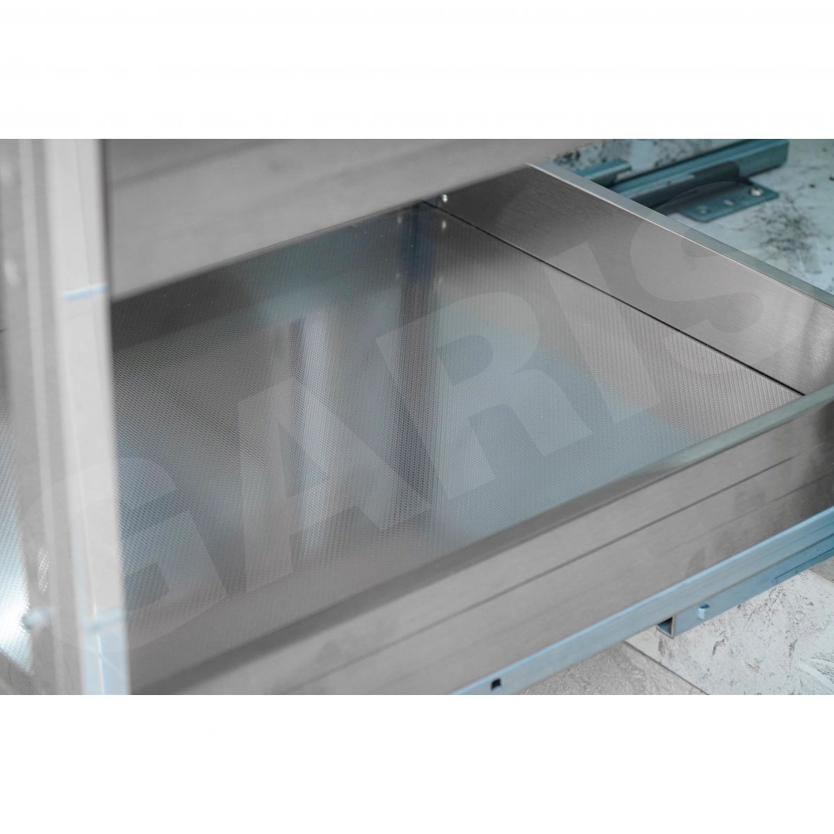 Giá dao thớt gia vị GARIS GMB140 inox hộp CARBONIS lắp đặt thực tế cánh kéo