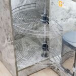 Mâm xoay góc mở 1/2 inox 304 GARIS GSC18 lắp đặt thực tế trong tủ bếp góc