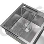 Chi tiết bề mặt xước mờ Vân LinenShield-X Ultra Defense bồn rửa bát 2 hố cân GARIS GST2382