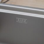 chậu rửa bát đá vs chậu rửa bát inox – chi tiết bề mặt chậu rửa bát inox 304 GST1180 2026