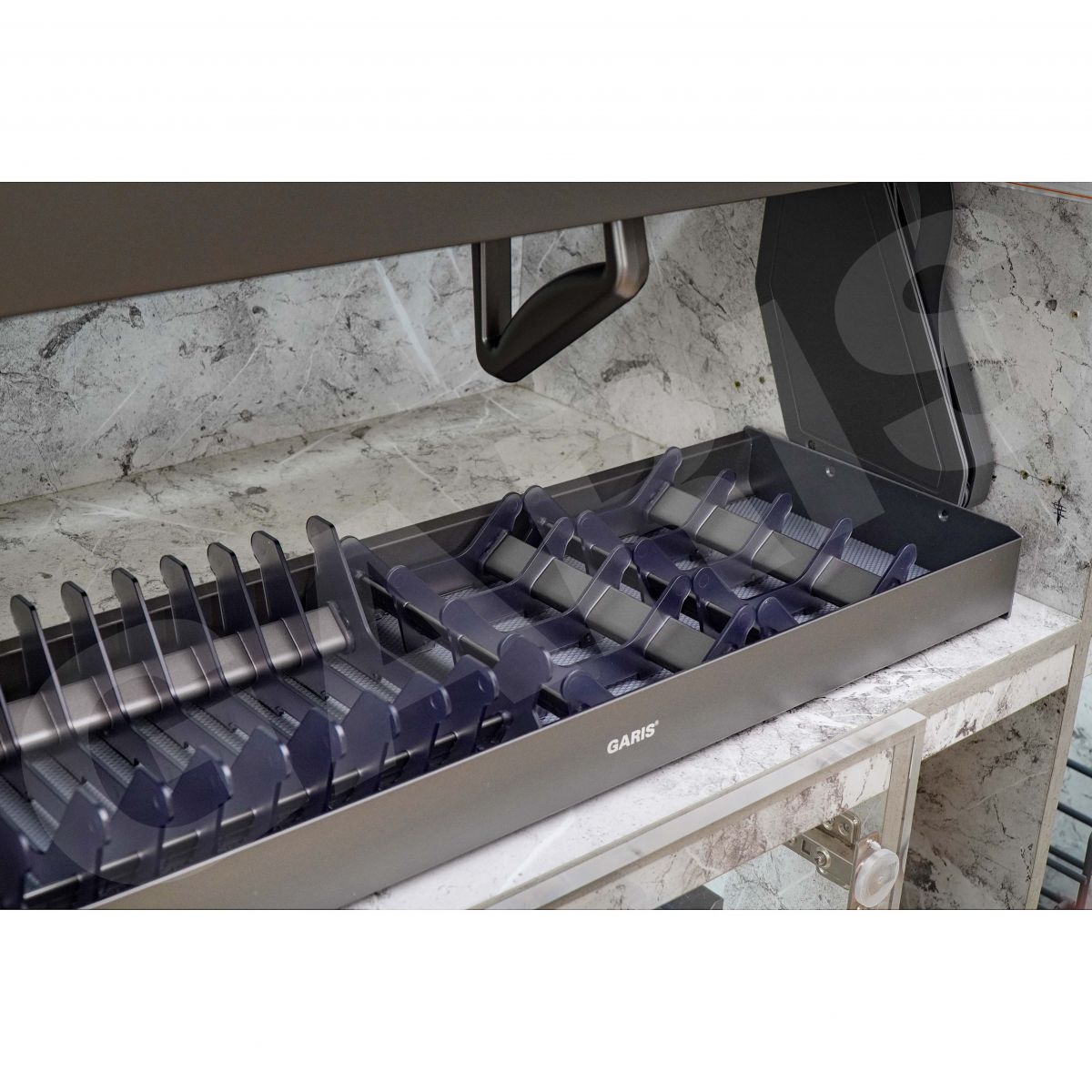 Khay đựng gia vị GARIS GL05 khay dưới lắp đặt thực tế trong tủ bếp 800mm