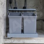 Thùng rác đôi trong tủ GARIS GW314 lắp đặt thực tế trong tủ bếp dưới cánh mở