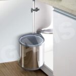 Thùng rác gắn cánh tủ inox bóng GARIS GW510 10L nắp trắng cánh mở