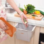Thùng rác mini treo cánh tủ bếp GARIS GW04.245 nhựa PP cao cấp
