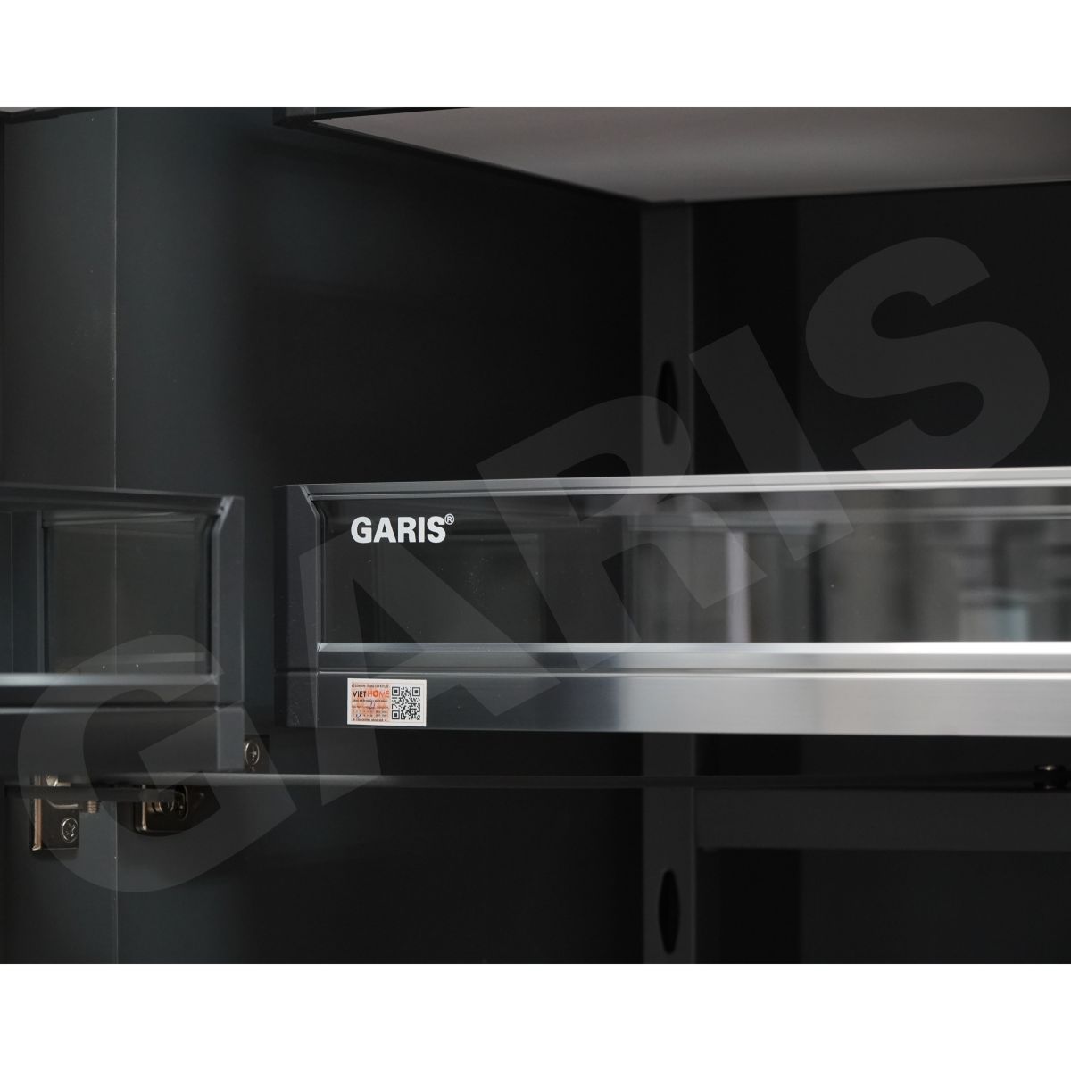 Chi tiết rổ nhôm vách kính tủ đồ khô GARIS GSA660 từng tầng khoang 600mm