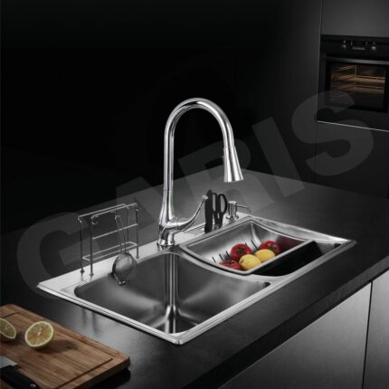 Vòi nước rửa chén nóng lạnh có dây rút đồng mạ PVD GARIS GF12P nhìn tổng thể