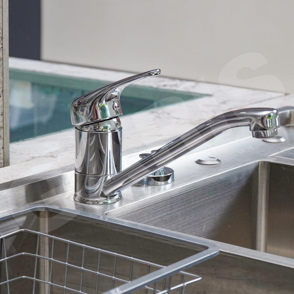 Vòi rửa bát nóng lạnh cổ thấp GARIS GF7M inox 304 bóng gương góc chụp 2