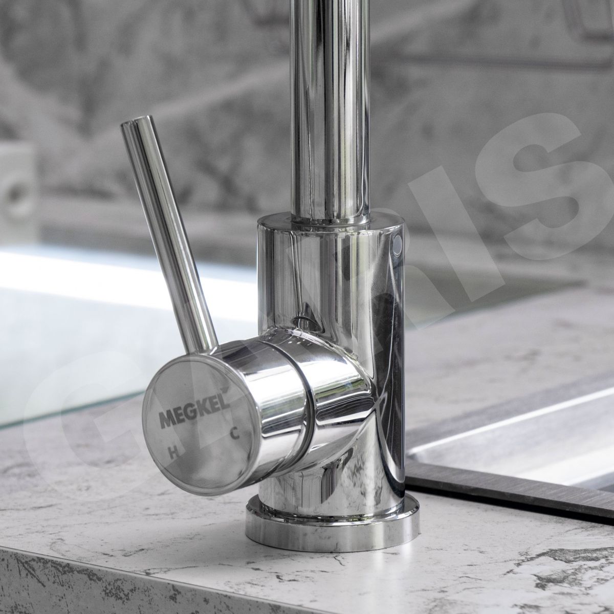 Vòi rửa bát GARIS GF6M lắp đặt thực tế trên bồn rửa bếp