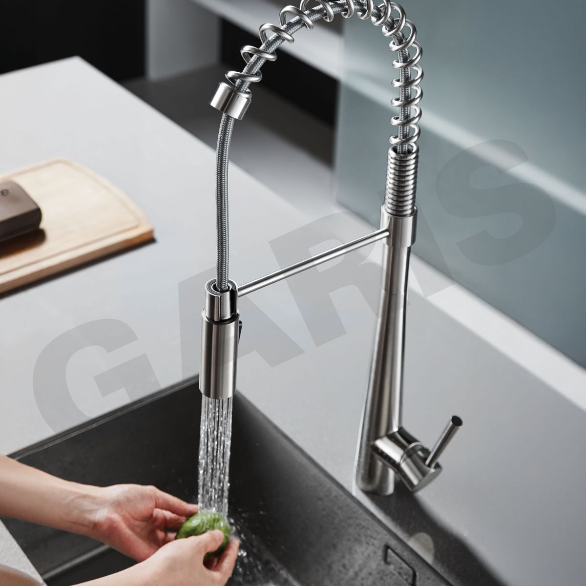 Chi tiết dây rút và bề mặt inox 304 xước mờ GARIS MF04E