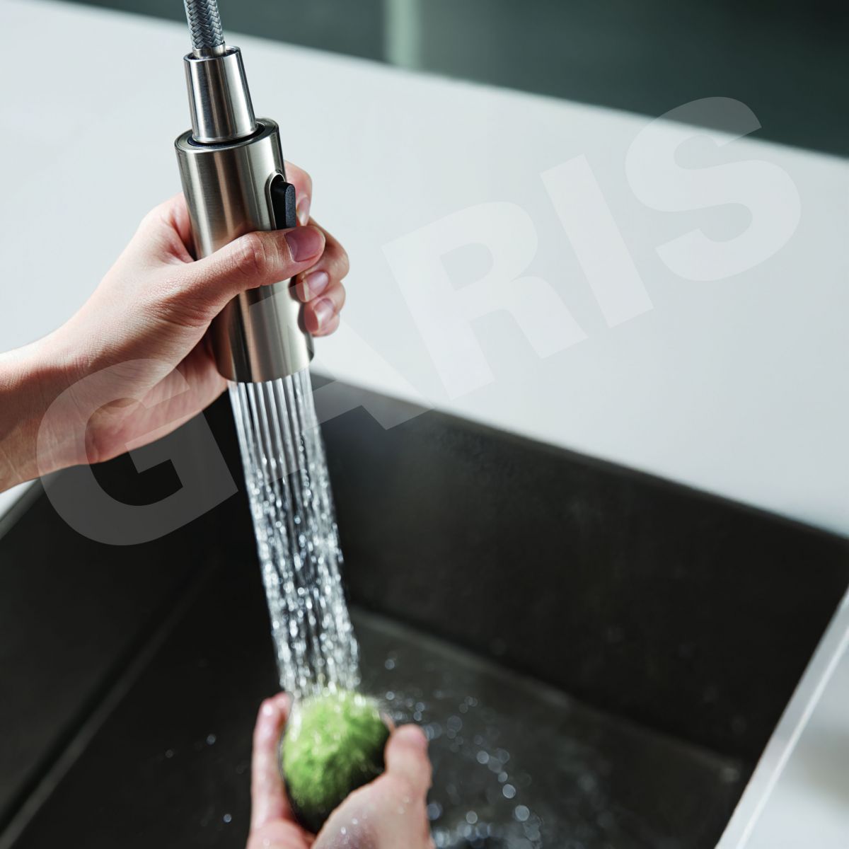 Vòi rửa chén GARIS MF04E lắp đặt thực tế tại bồn rửa bát bếp