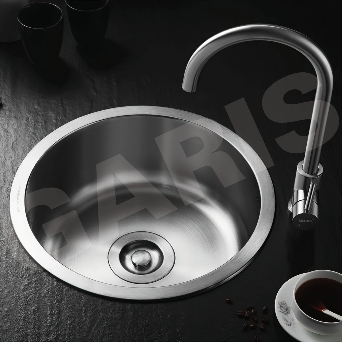 Chi tiết đầu vòi Neoperl và bề mặt inox 304 xước mờ GARIS GF5E