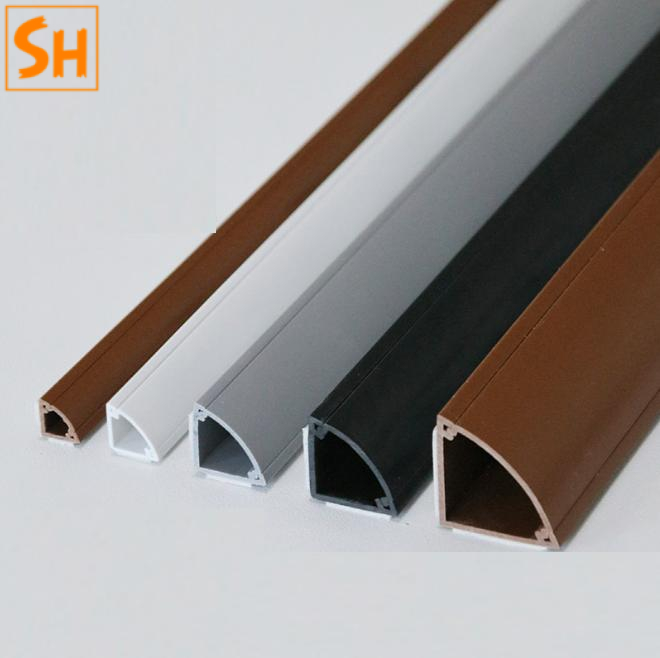 Nẹp góc tường tam giác che dây điện AA1028 8 Nẹp góc tường tam giác che dây điện AA1028