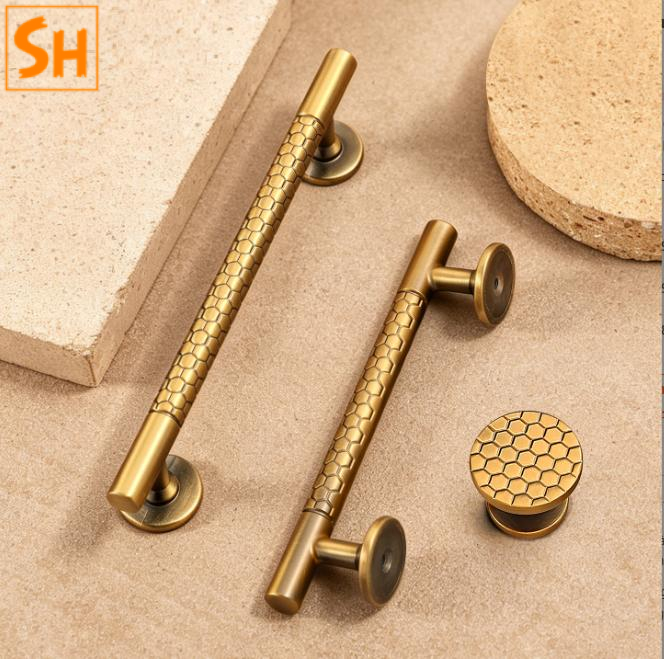 Tay nắm tủ họa tiết tổ ong độc đáo YL5052 1 Tay nắm tủ họa tiết tổ ong độc đáo YL5052